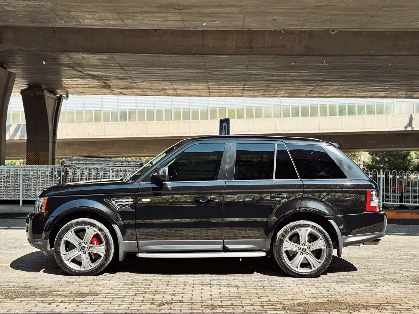 Land Rover Range Rover Sport 2013 5.0 SC V8 Ultimate Edition фото 4