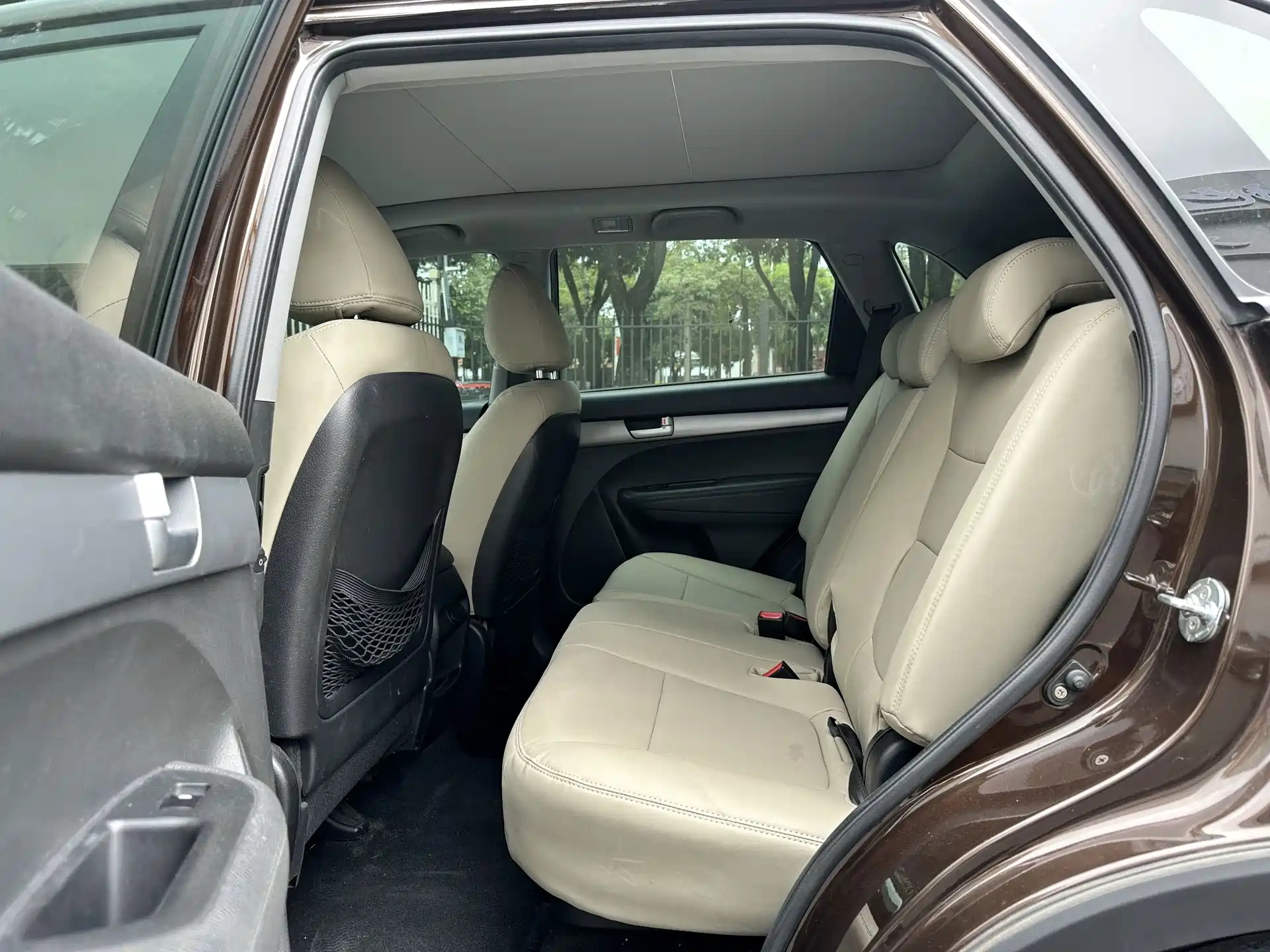 Фото 14 - Kia Sorento