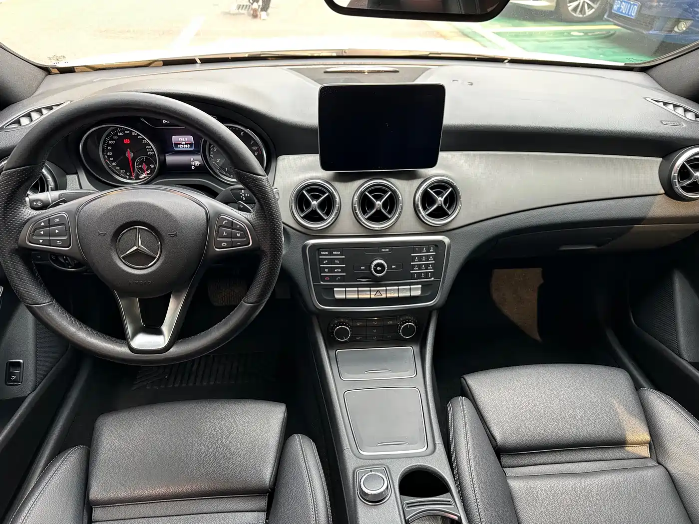 Mercedes-Benz CLA (Import) 2018 CLA 200 Fashion Edition фото 8