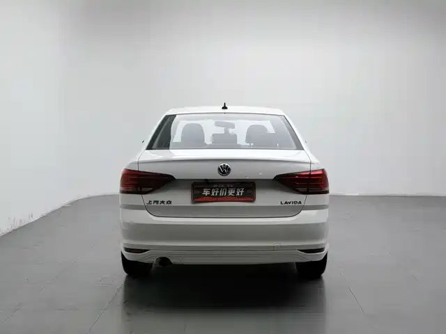 Volkswagen Lavida 2017 1.6L Manual Trend Edition — фото 4