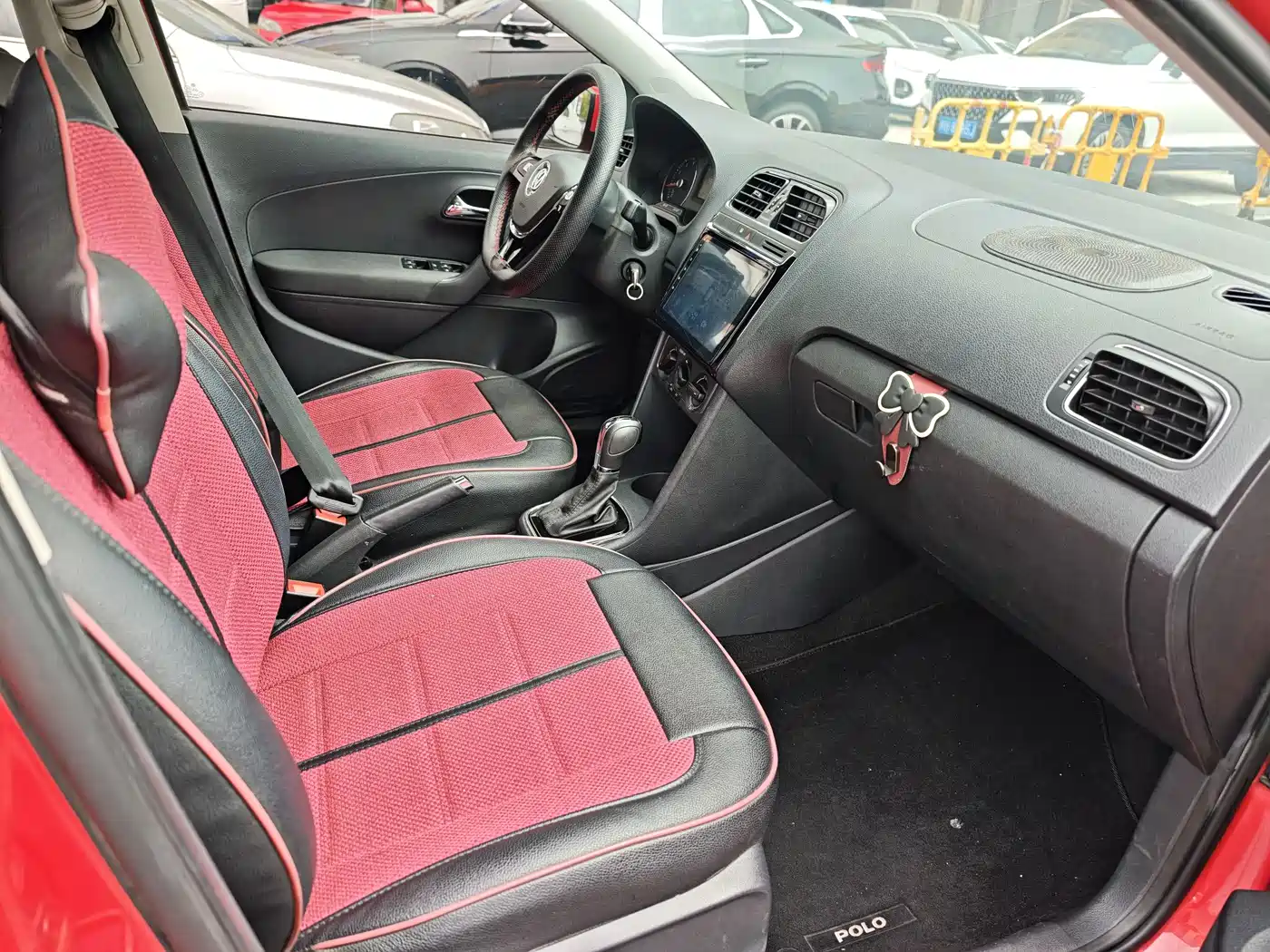 Volkswagen Polo 2016 1.6L Automatic Comfort фото 11