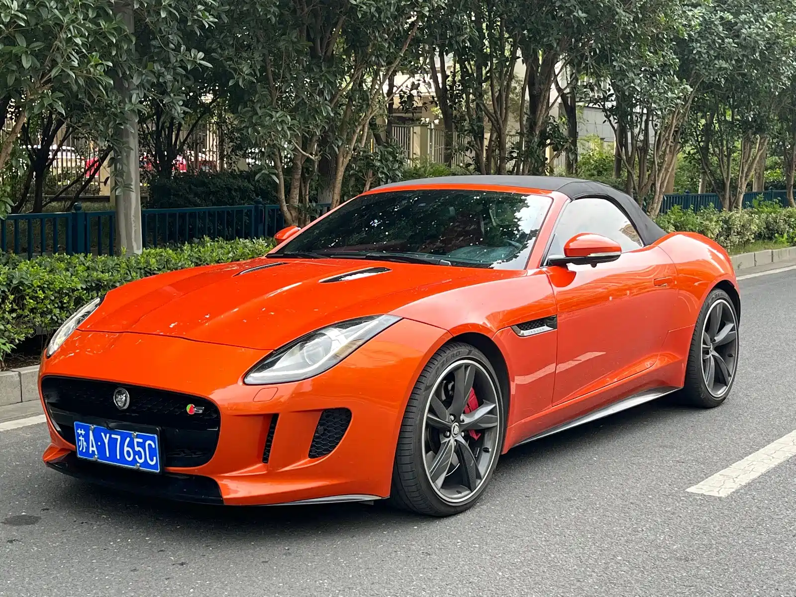 صورة 1 - Jaguar F-TYPE