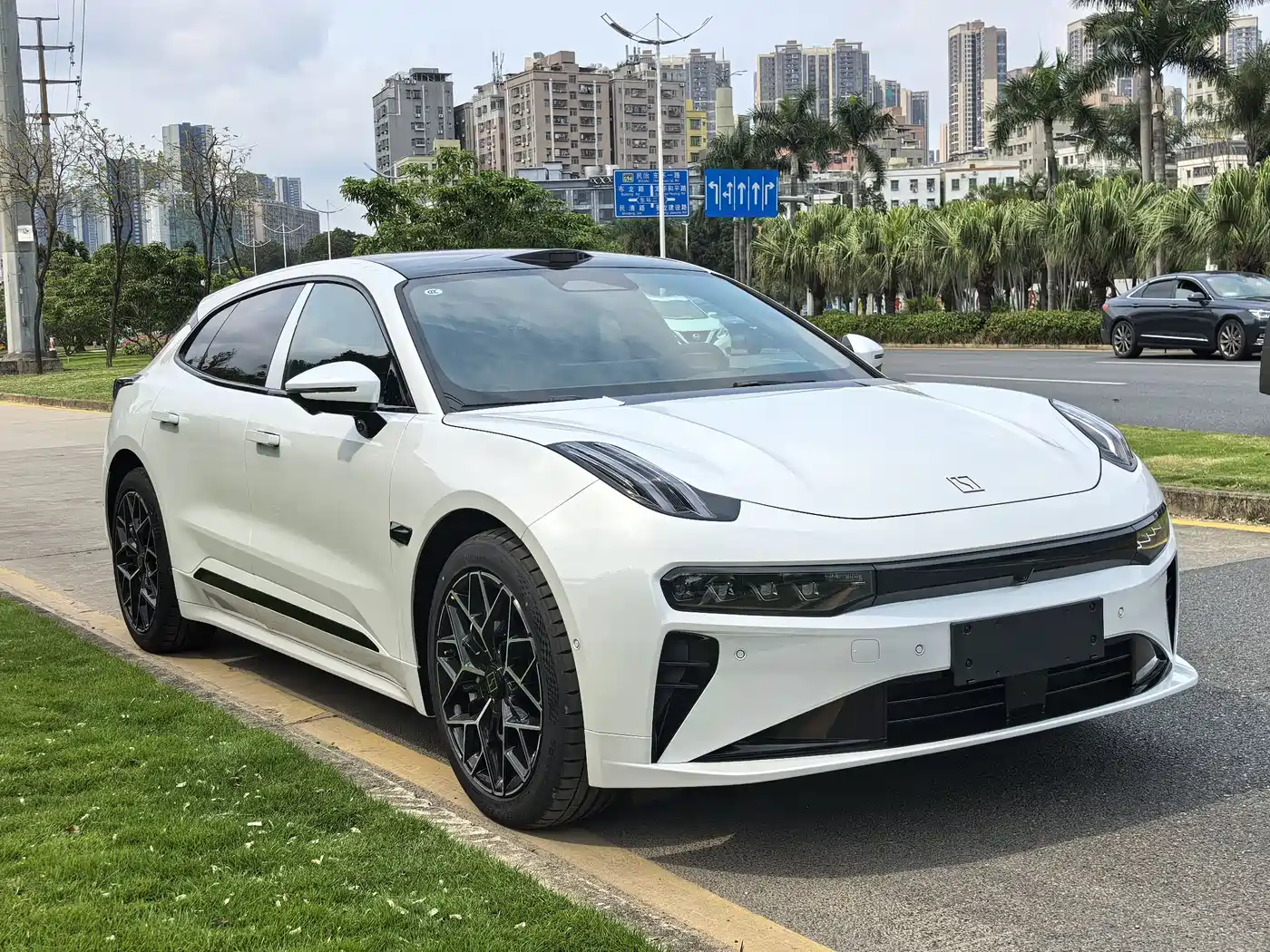 ZEEKR EXTREME KRYPTON 001