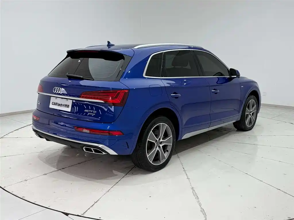 Audi Q5L 2022 45T Luxury Dynamic фото 8