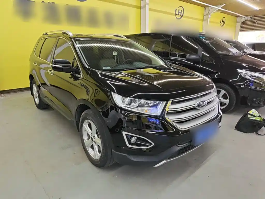 Фото 4 - Ford Edge