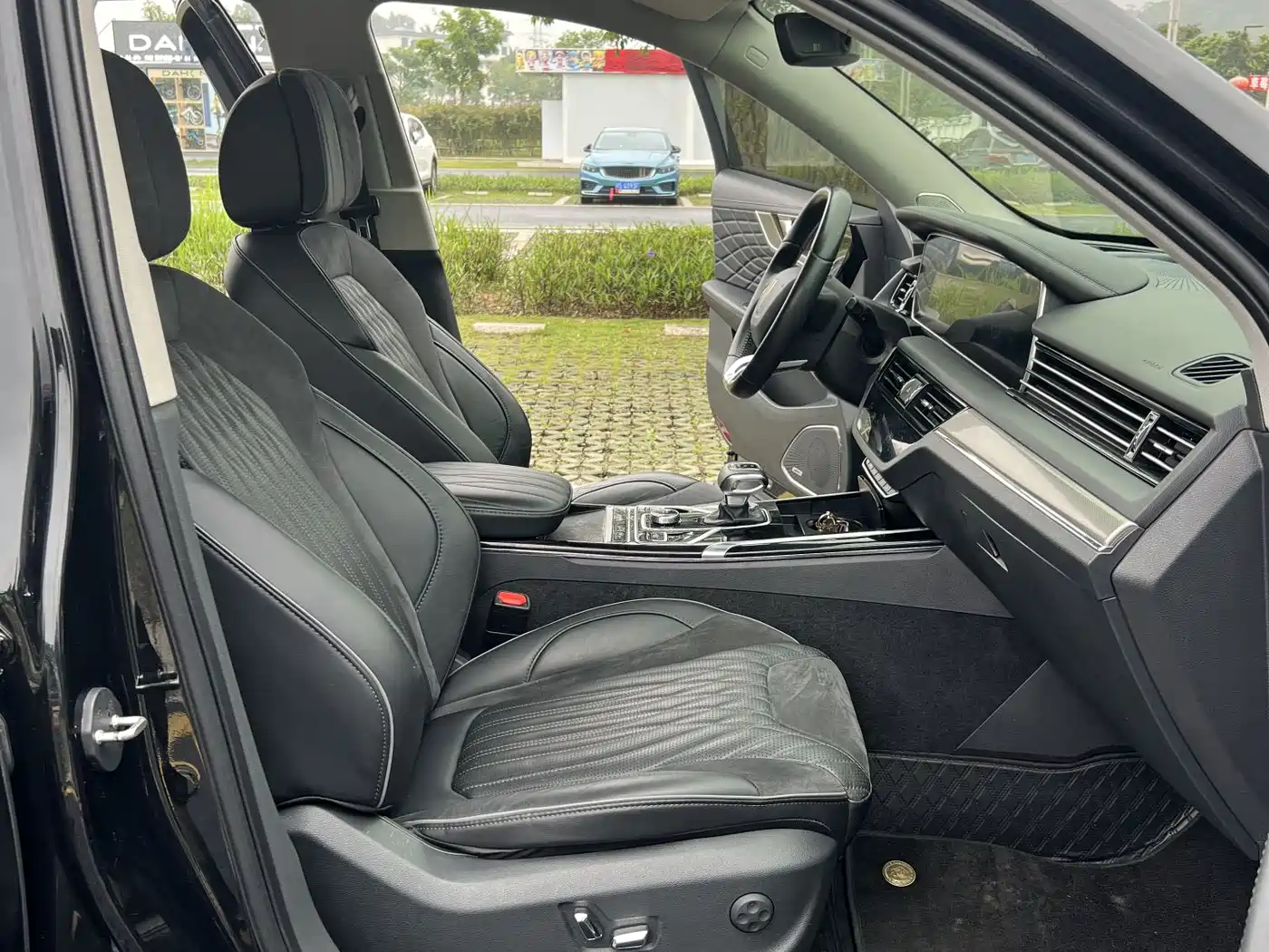 Hongqi HS5 2022 Facelift 2.0T Smart Connect AWD Flagship фото 12
