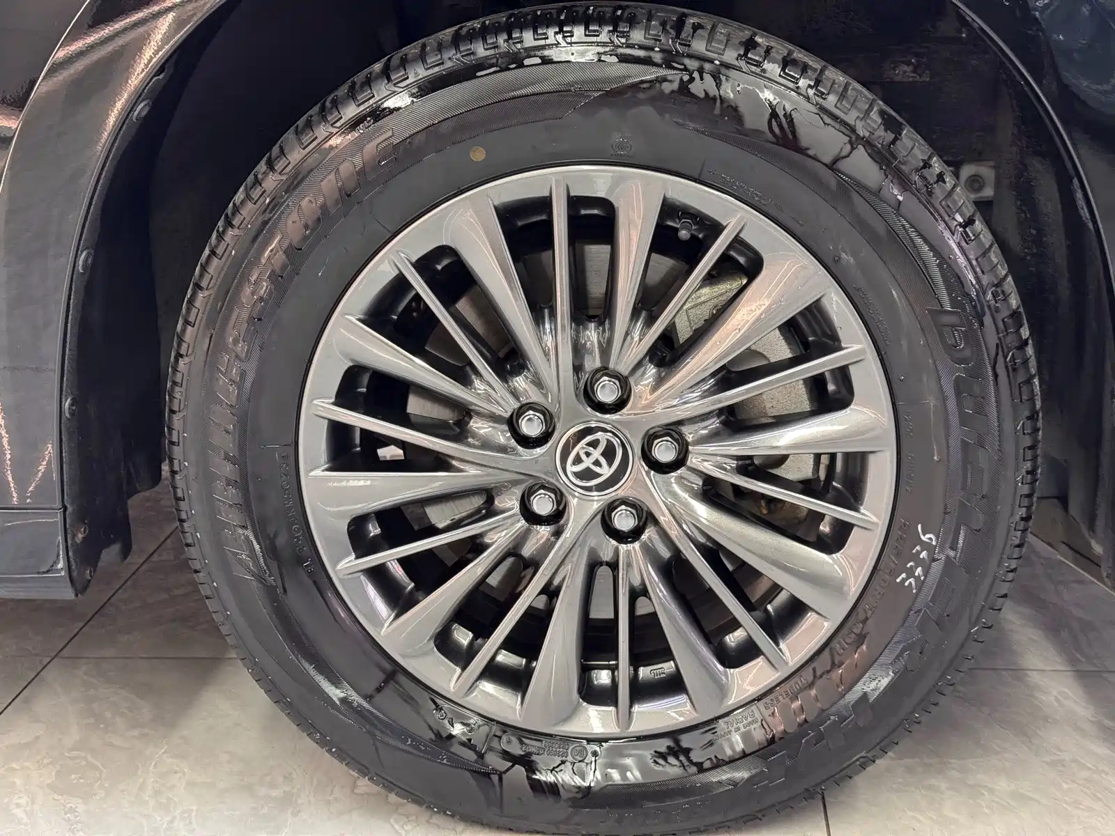 Фото 7 - Toyota Vellfire