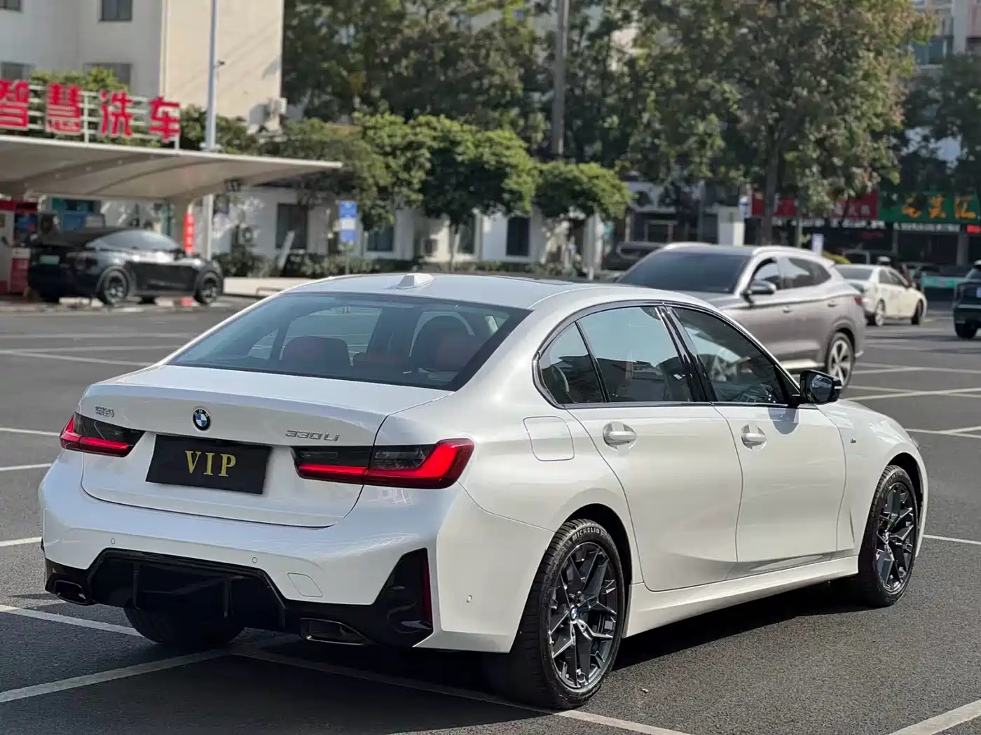 BMW 3 Series 2025 330Li M Sport Night Edition фото 8