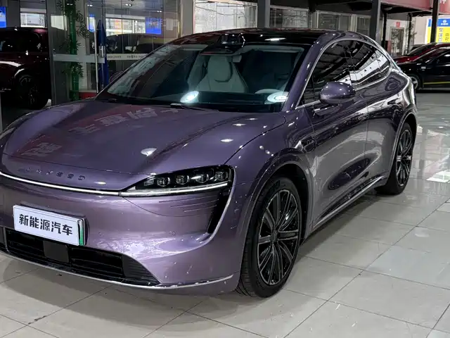 Zhijie Luxeed R7 2024 Pure Electric 667km Max