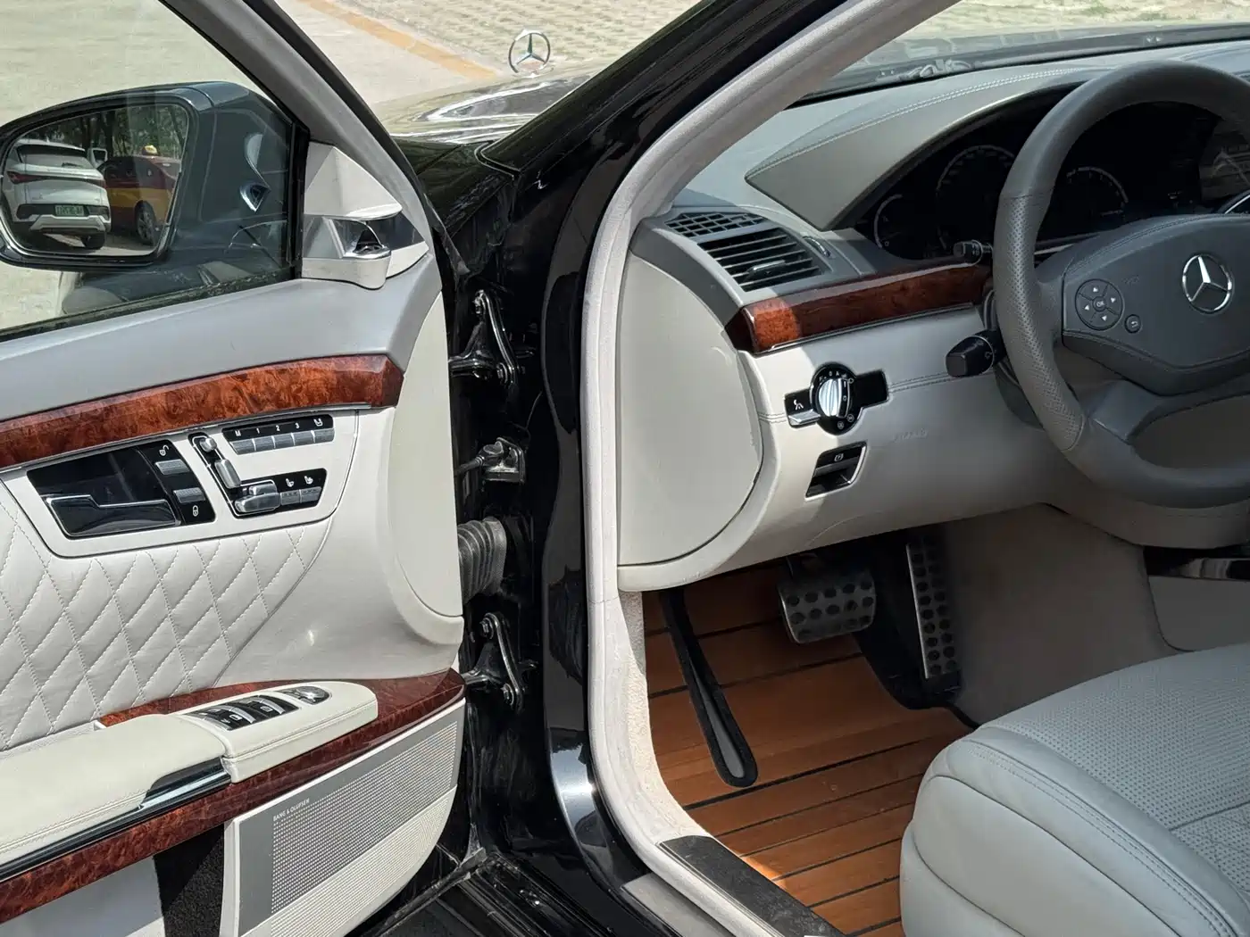 Mercedes-Benz S-Class AMG 2010 AMG S 65 фото 21
