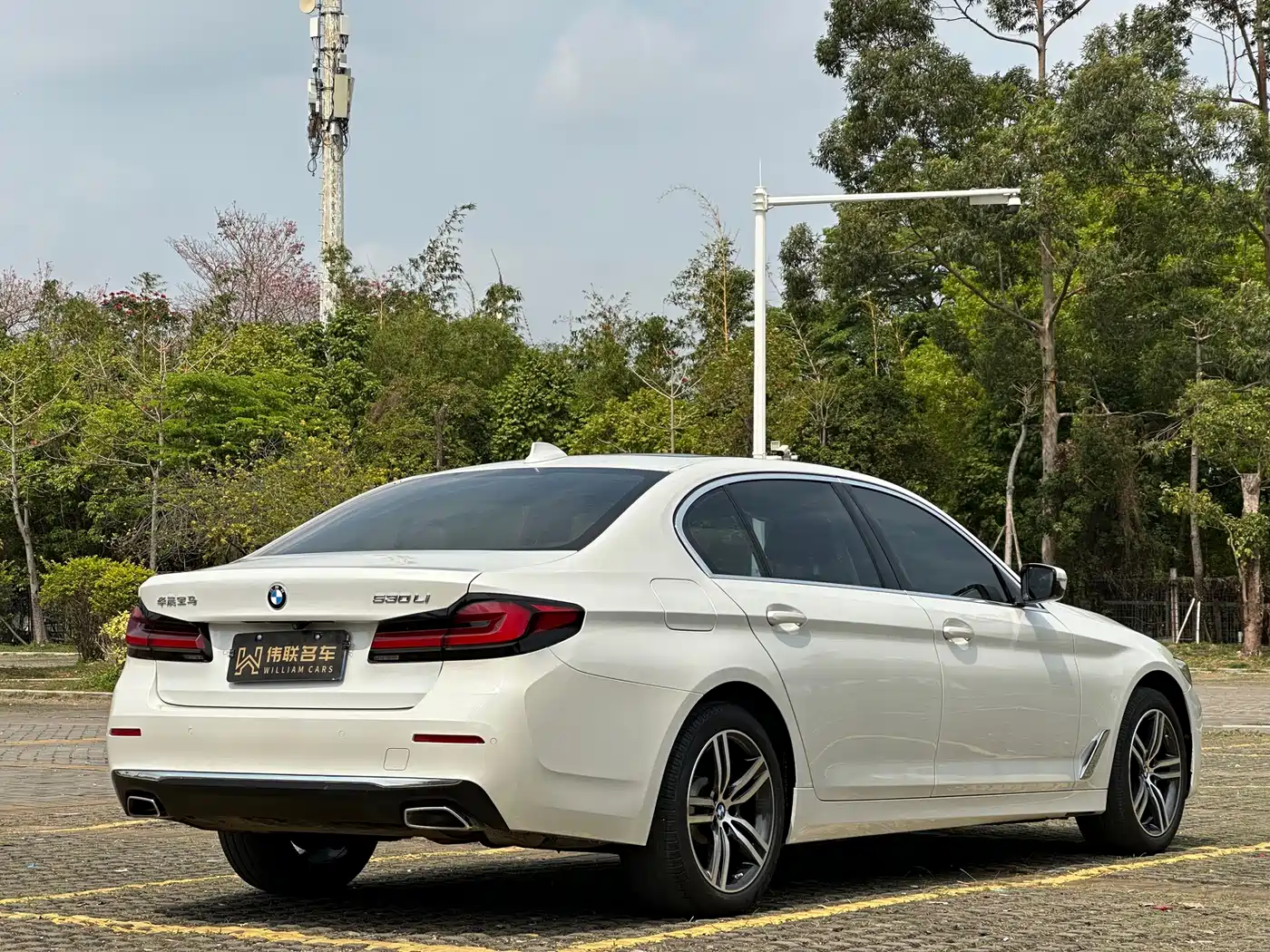 BMW 5 SERIES