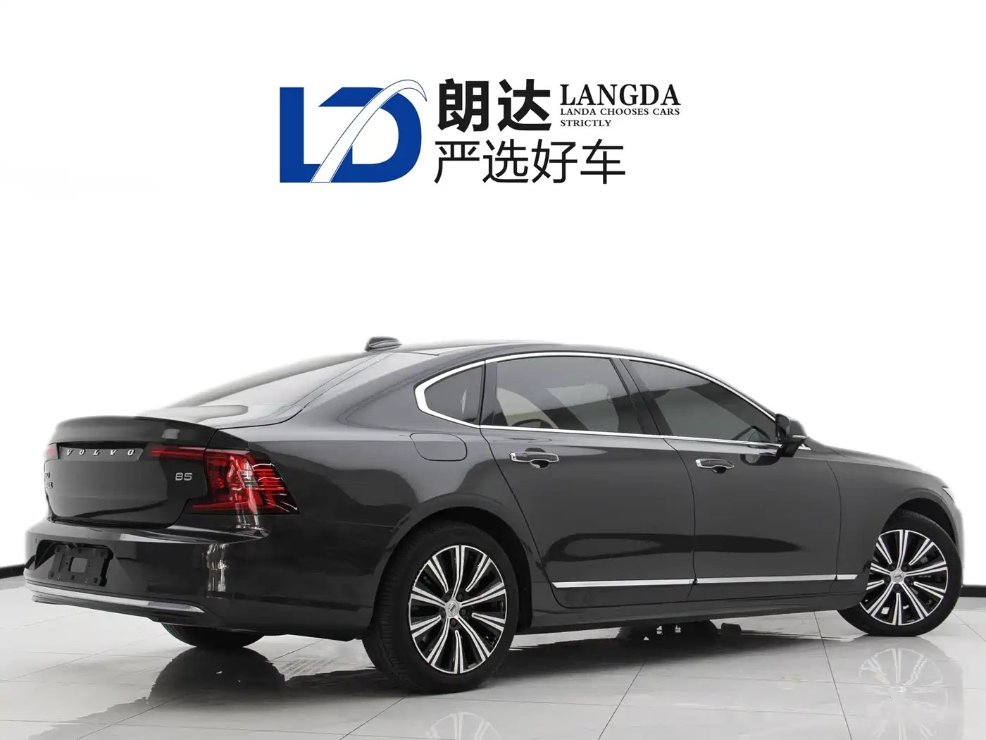 VOLVO S90