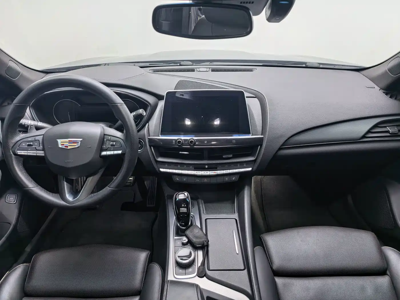 Фото 11 - Cadillac CT5