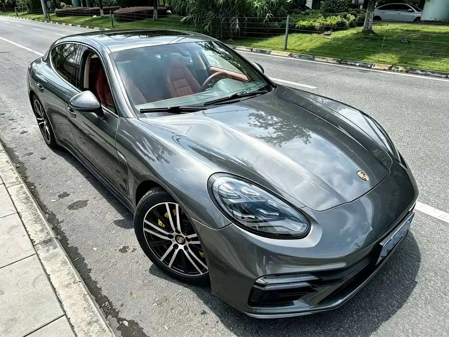 Фото 3 - Porsche Panamera