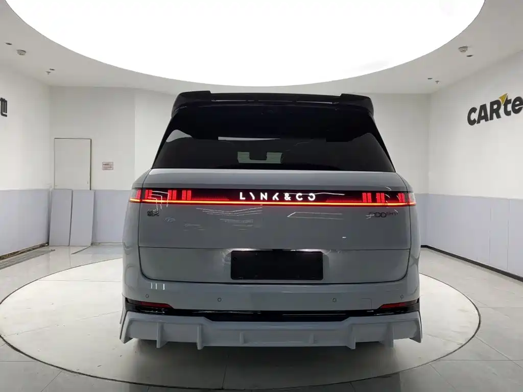 Photo 6 - Lynk & Co 900