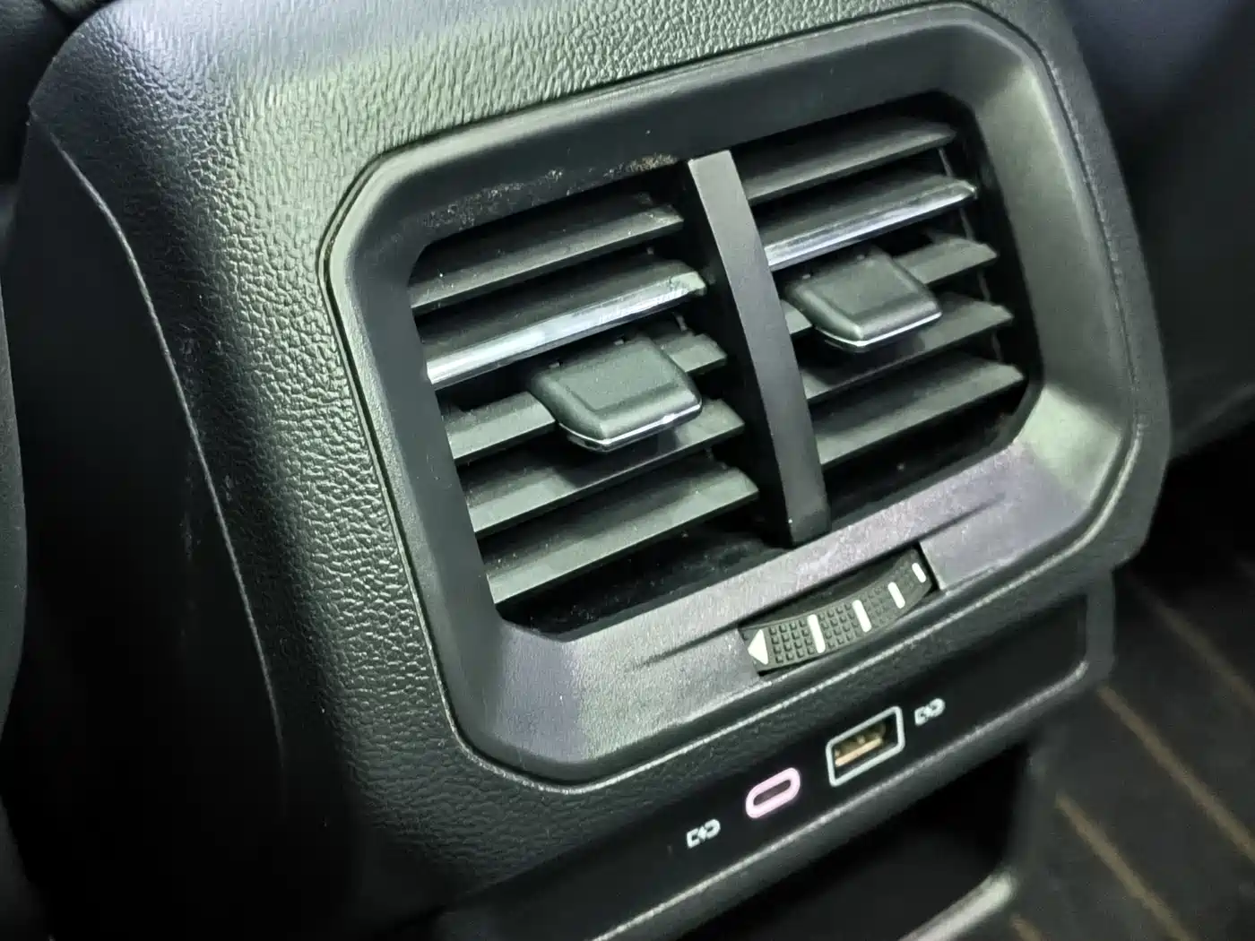 Volkswagen Tharu 2022 280TSI 2WD Comfort фото 22