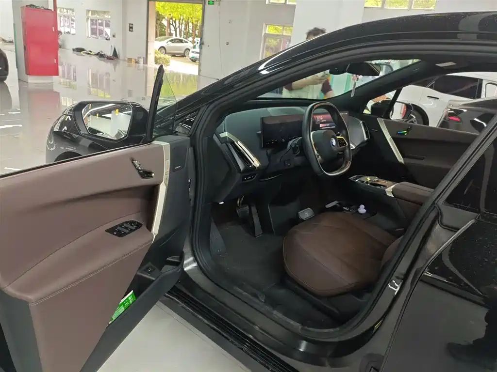 BMW iX 2022 xDrive40 фото 16