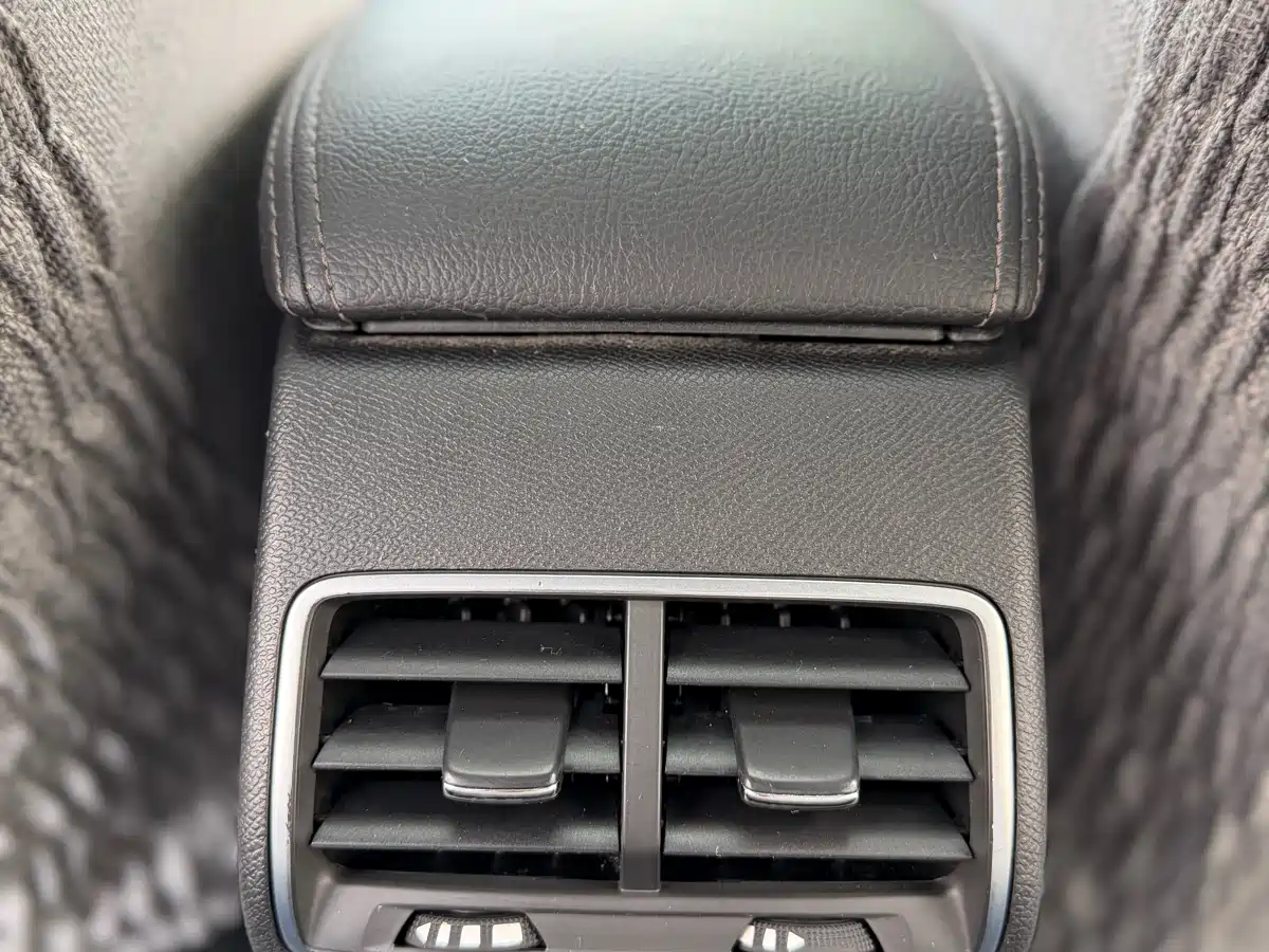 Peugeot 408 2015 Model 1.2T Automatic Luxury Edition фото 18