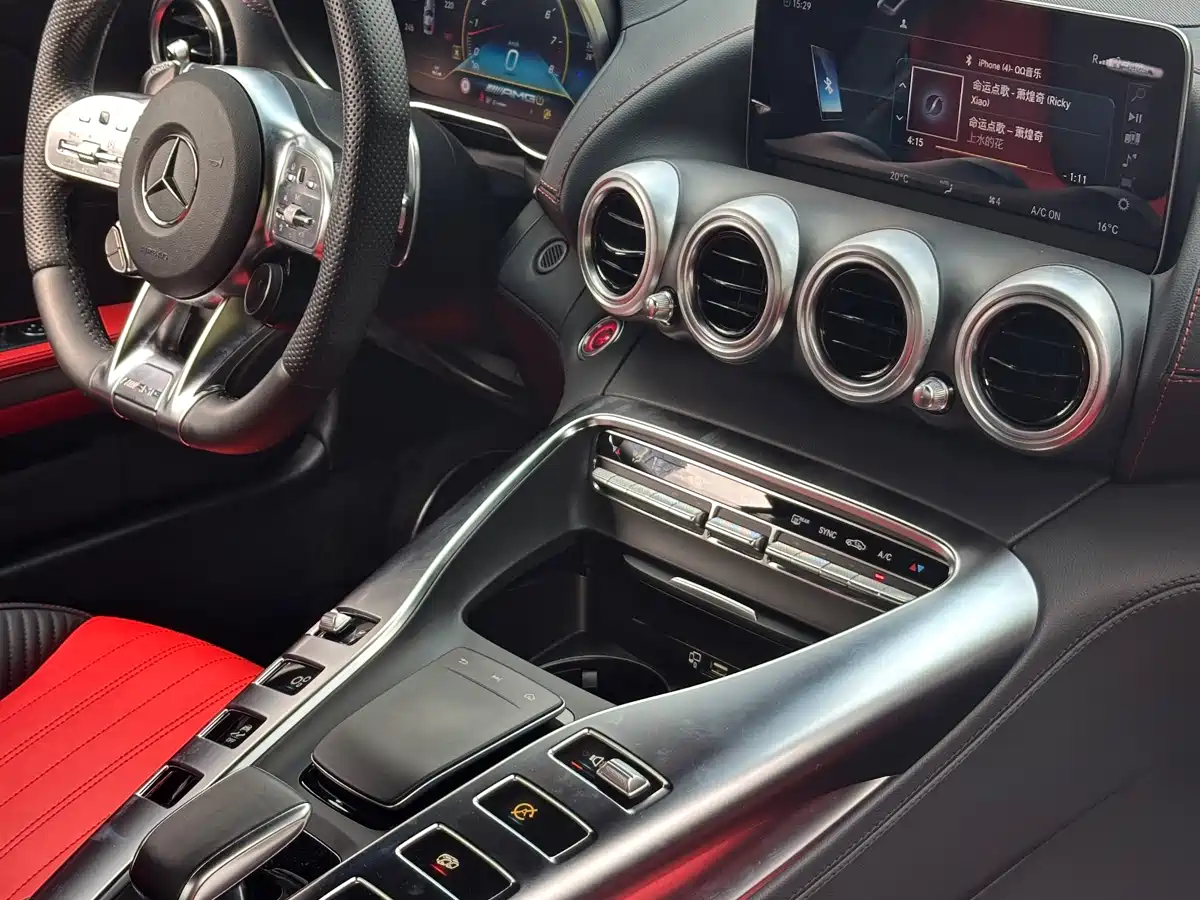 MERCEDES-BENZ AMG GT