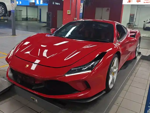Ferrari F8 2022