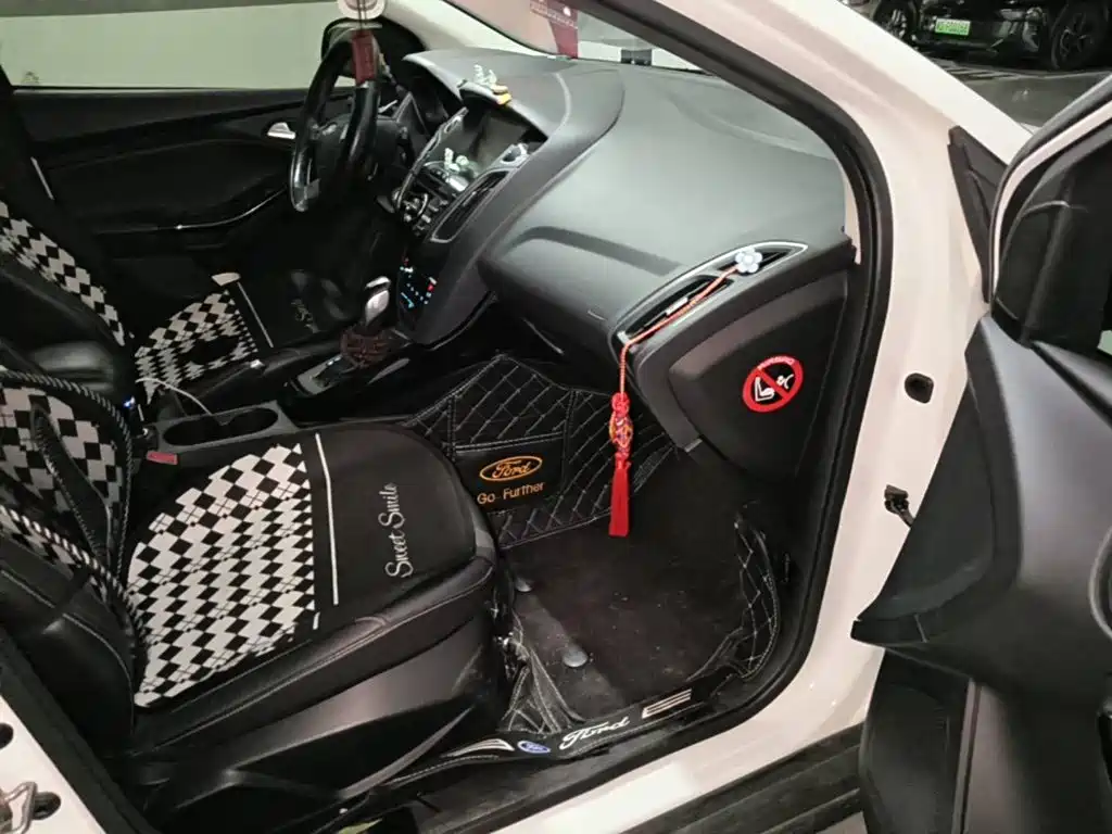 Ford Focus 2013 2012 Hatchback 1.6L Automatic Trend