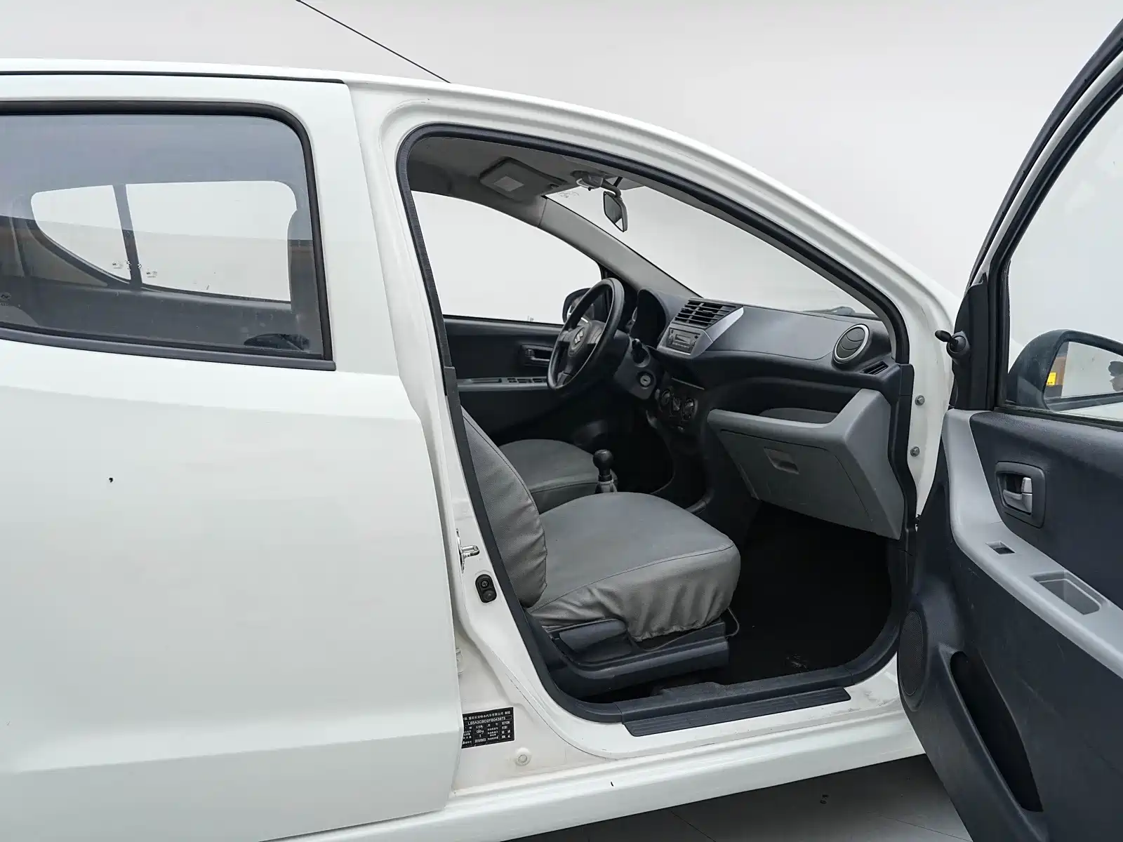 Photo 21 - Suzuki Alto