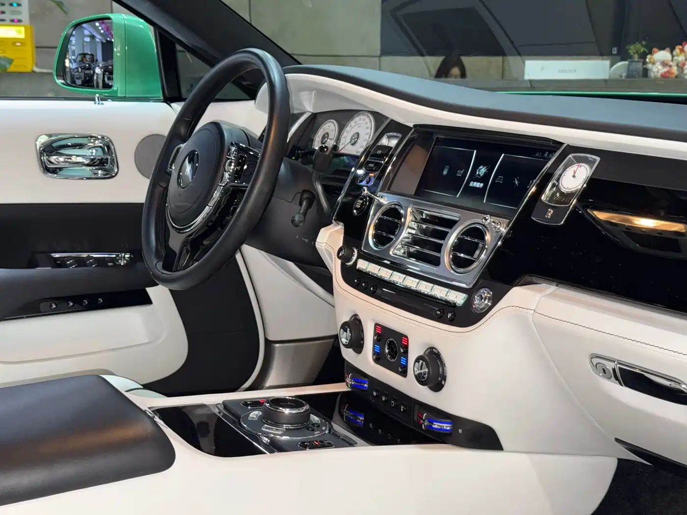 Photo 22 - Rolls-Royce Wraith
