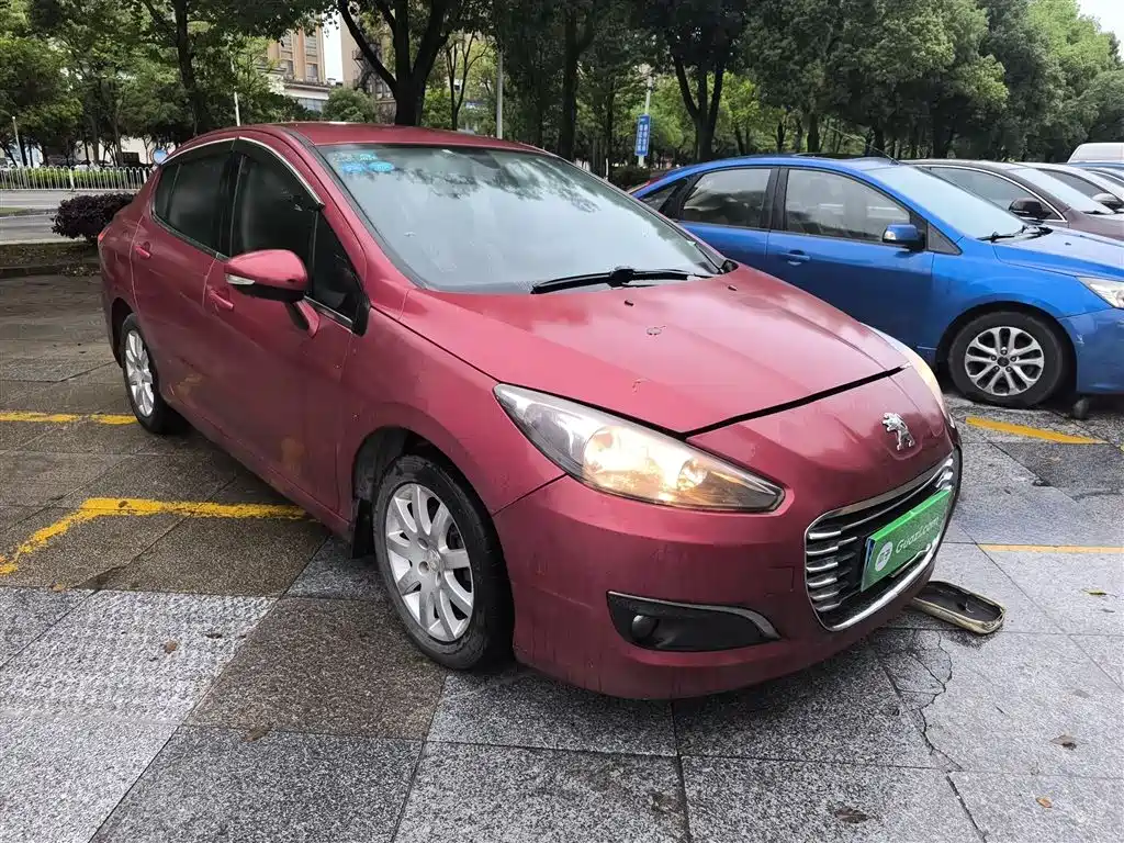 Peugeot 308 2014 Model Joy Edition Classic 1.6L Manual Superior Style фото 4