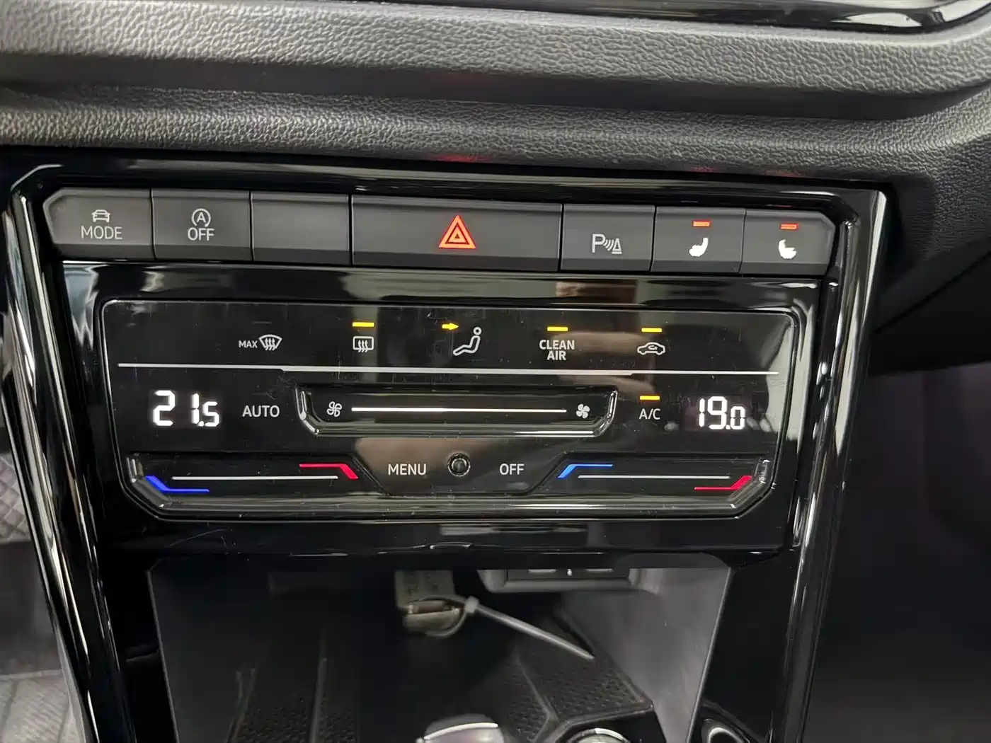 Volkswagen T-ROC 2022 280TSI DSG 2WD Comfort PLUS фото 17