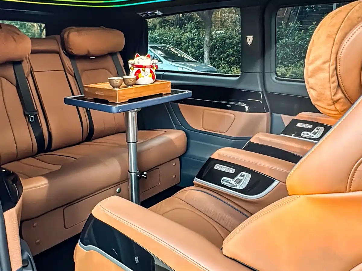Mercedes-Benz Vito 2023 2.0T Business 7-Seater фото 26