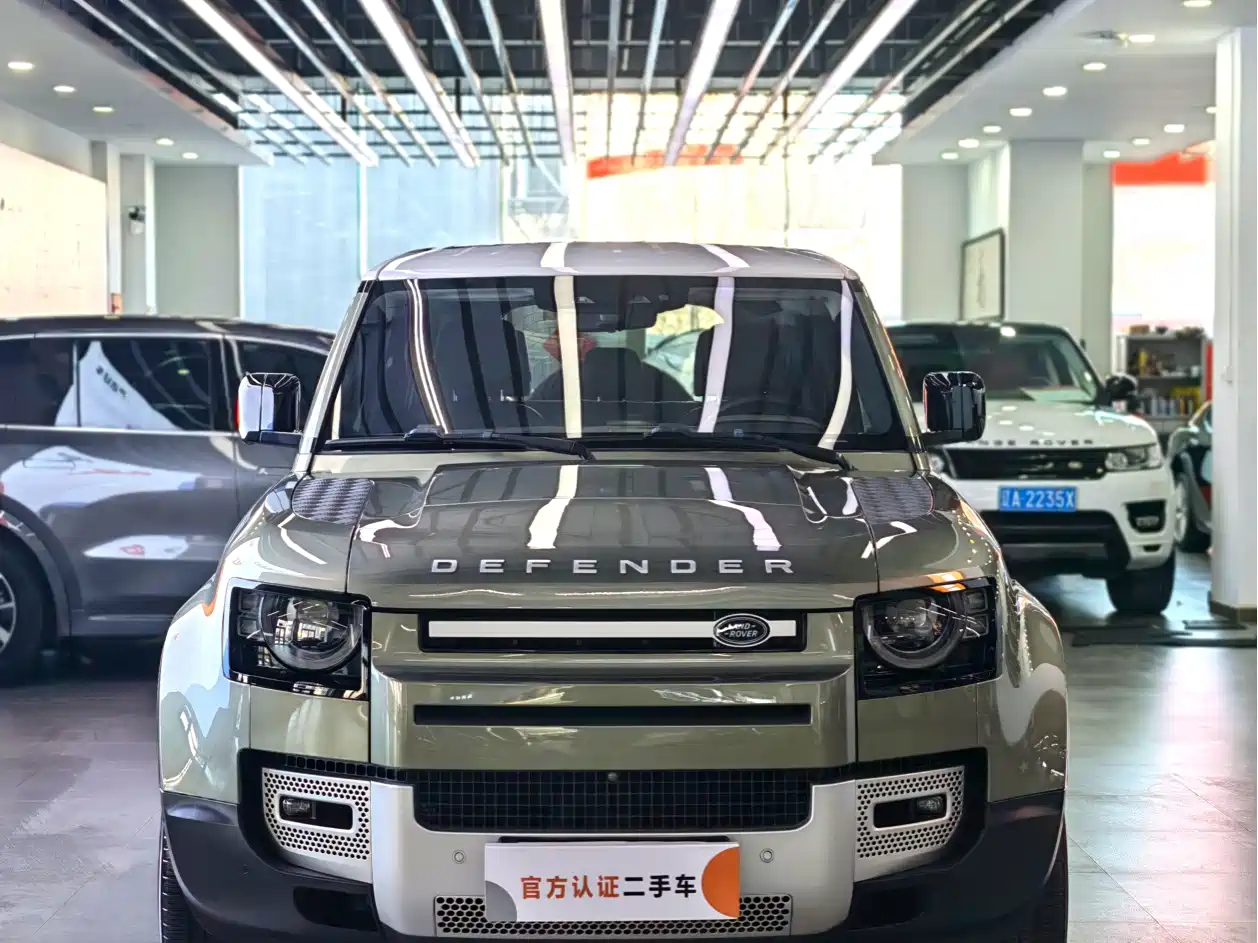 Land Rover Defender 2020 Model 110 P400 HSE фото 2