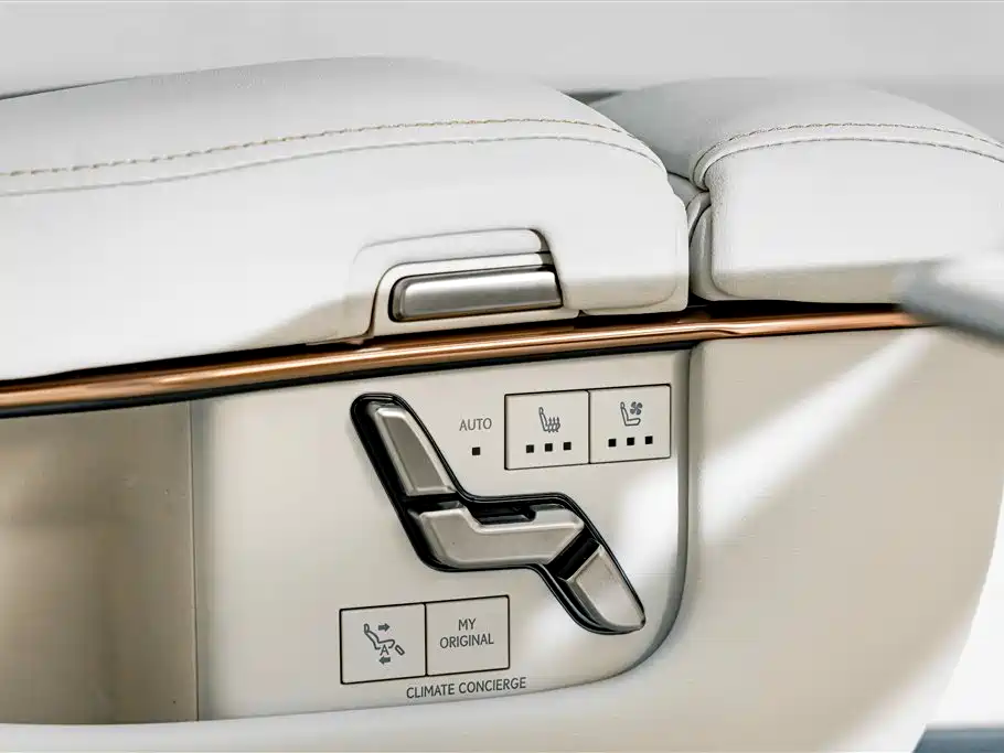 Lexus LM 2026 2025 Model 500h Six-Seater Prestige Edition