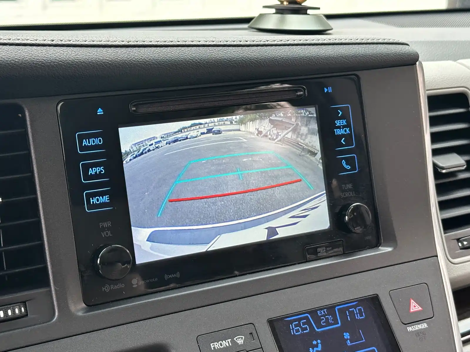 Photo 26 - Toyota Sienna