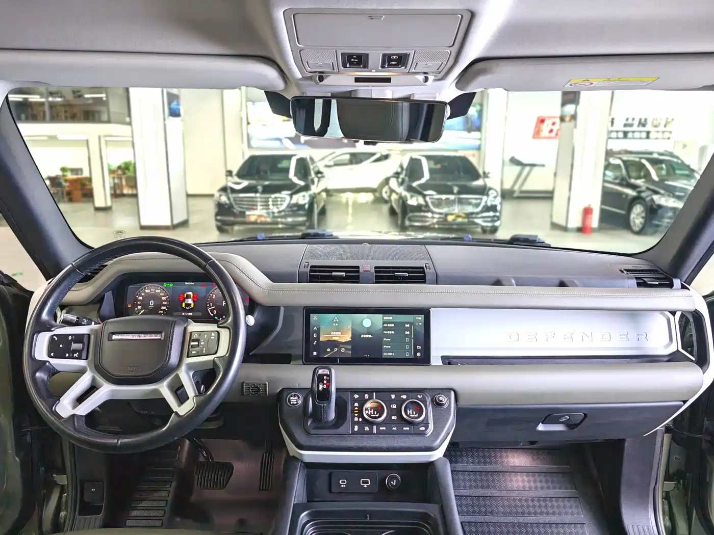 Land Rover Defender 2020 Model 110 P400 HSE фото 11