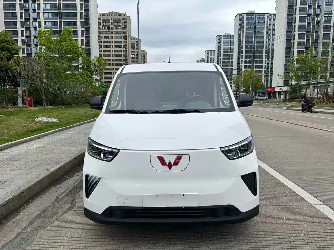 Wuling Motors Wuling Yangguang 2024 300km Comfort Passenger Version 60kW