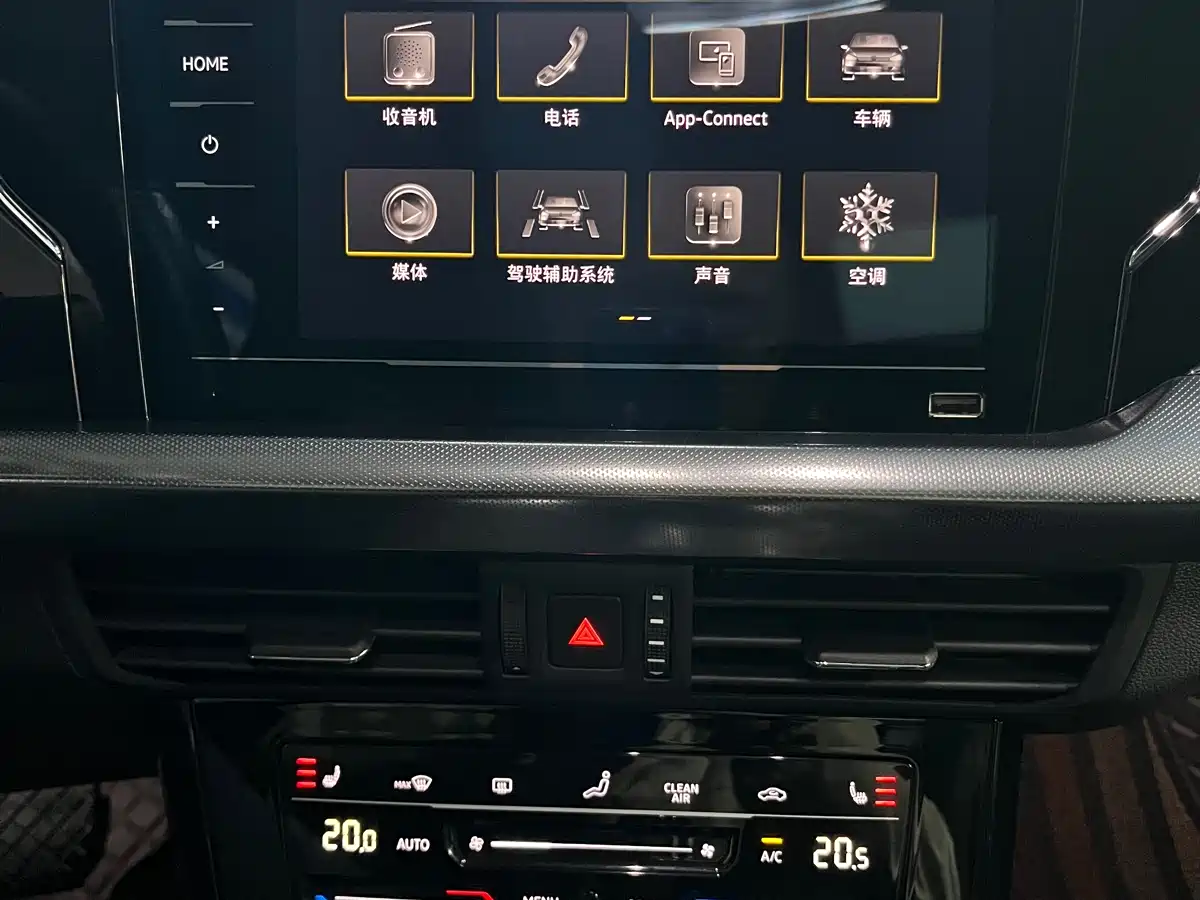 Volkswagen Passat 2022 330TSI Elite Edition фото 23