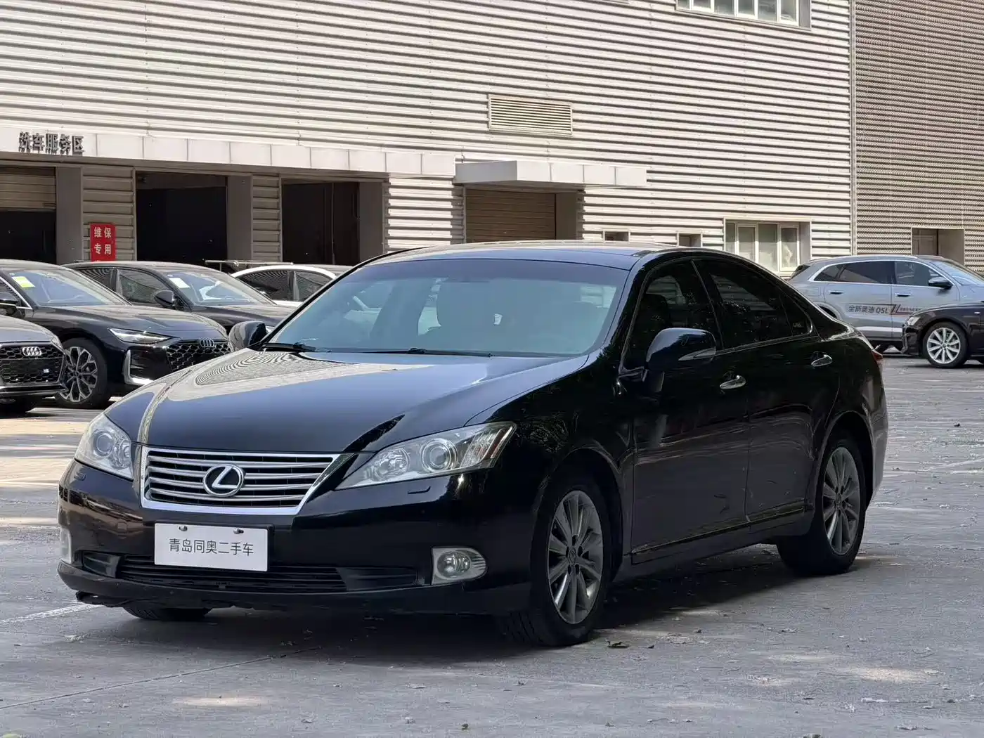 Фото 1 - Lexus ES