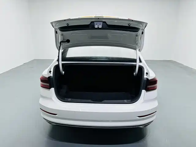 Volkswagen Lavida 2022 1.5L Auto Comfort Edition фото 20