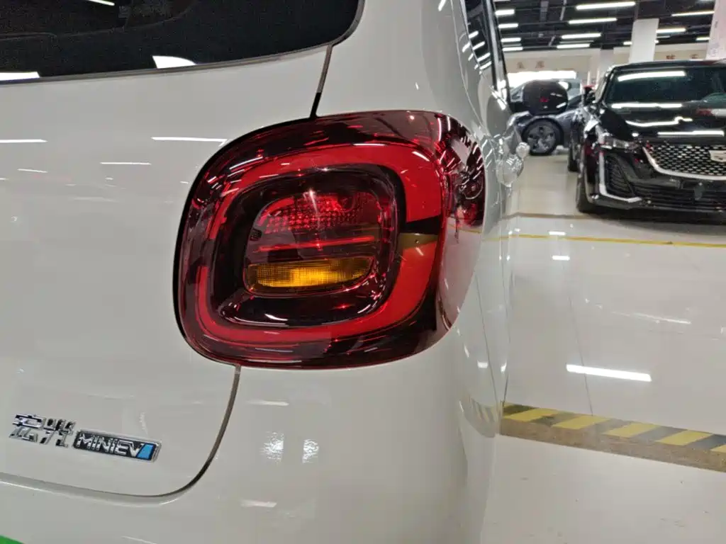 Фото 8 - Wuling Motors Hongguang MINIEV