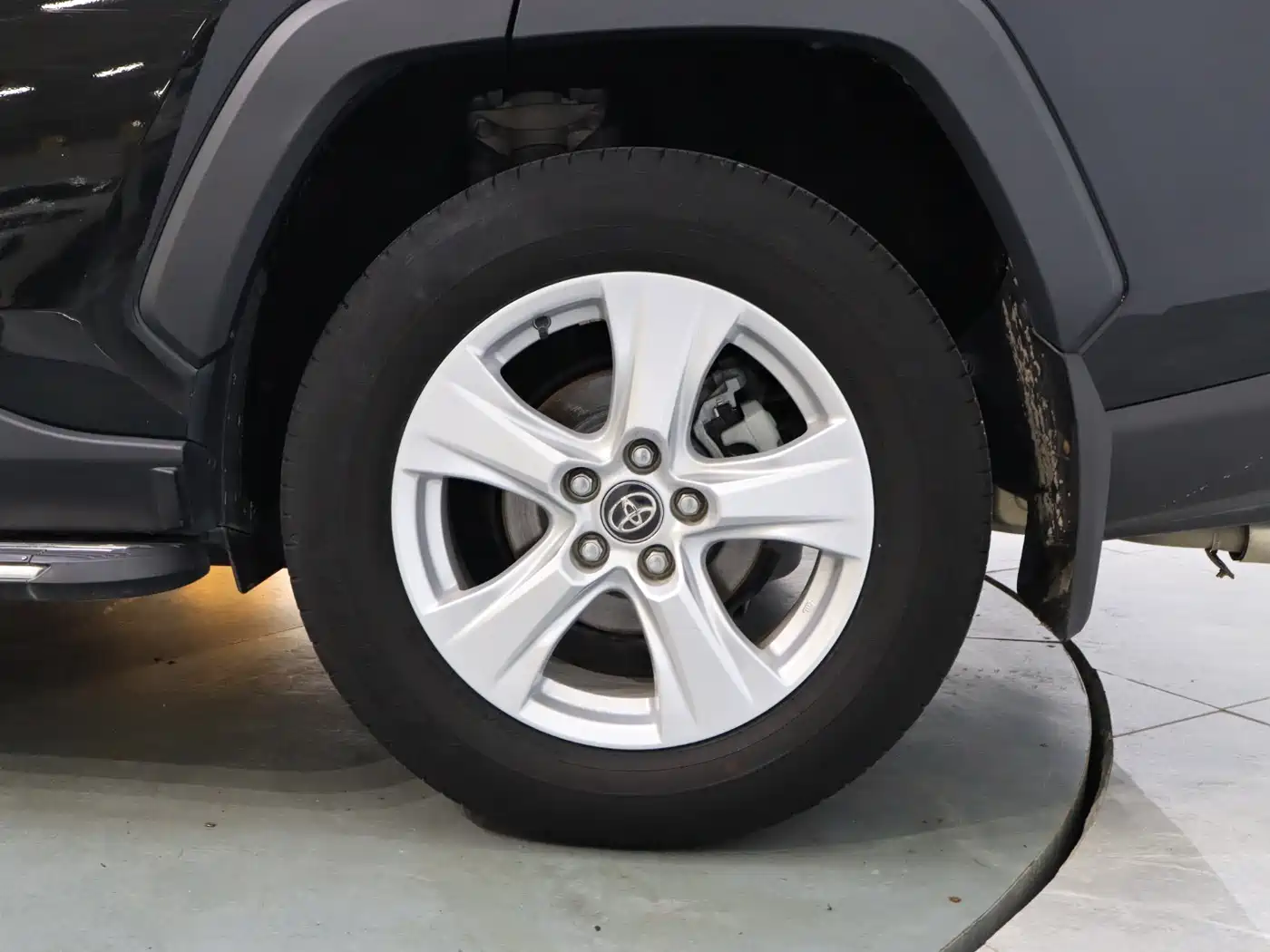 Toyota RAV4 Rongfang 2023 2.0L CVT 2WD Urban Edition фото 7