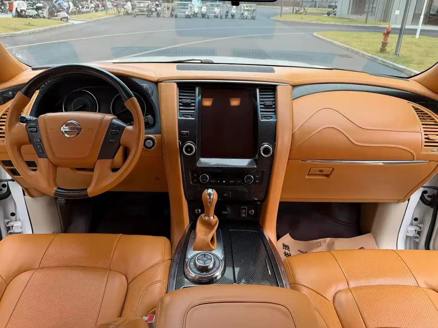 Nissan Patrol 2018 4.0L Leadership фото 6