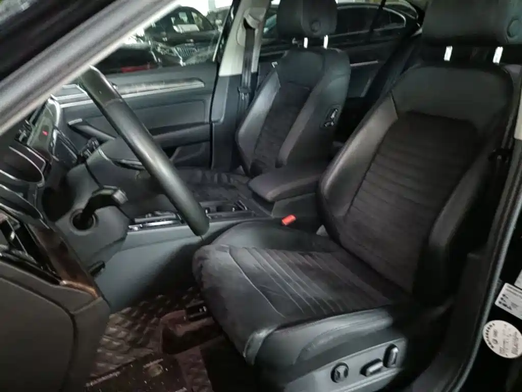 Volkswagen Magotan 2017 330TSI DSG Luxury фото 15
