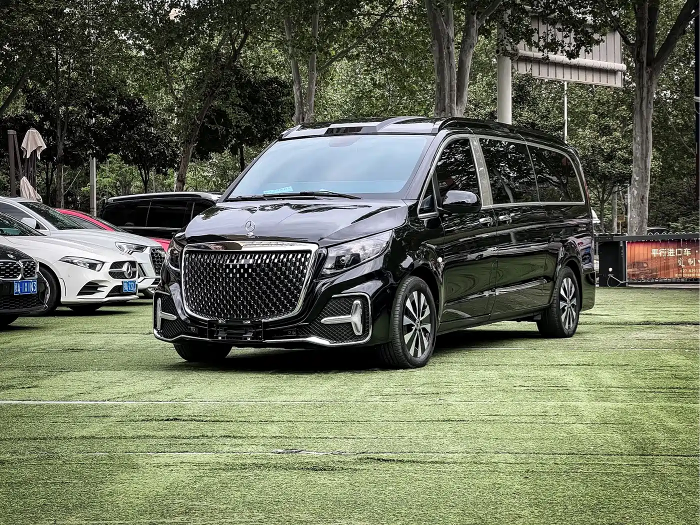 Mercedes-Benz Vito 2023 2.0T Business 7-Seater