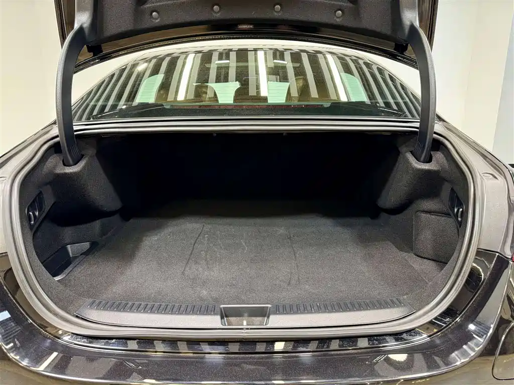 MERCEDES-BENZ E CLASS NEW ENERGY