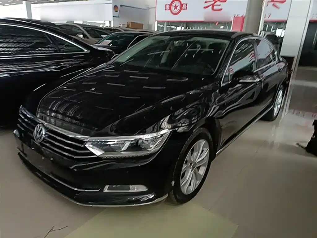 Volkswagen Magotan 2017 330TSI DSG Luxury фото 2