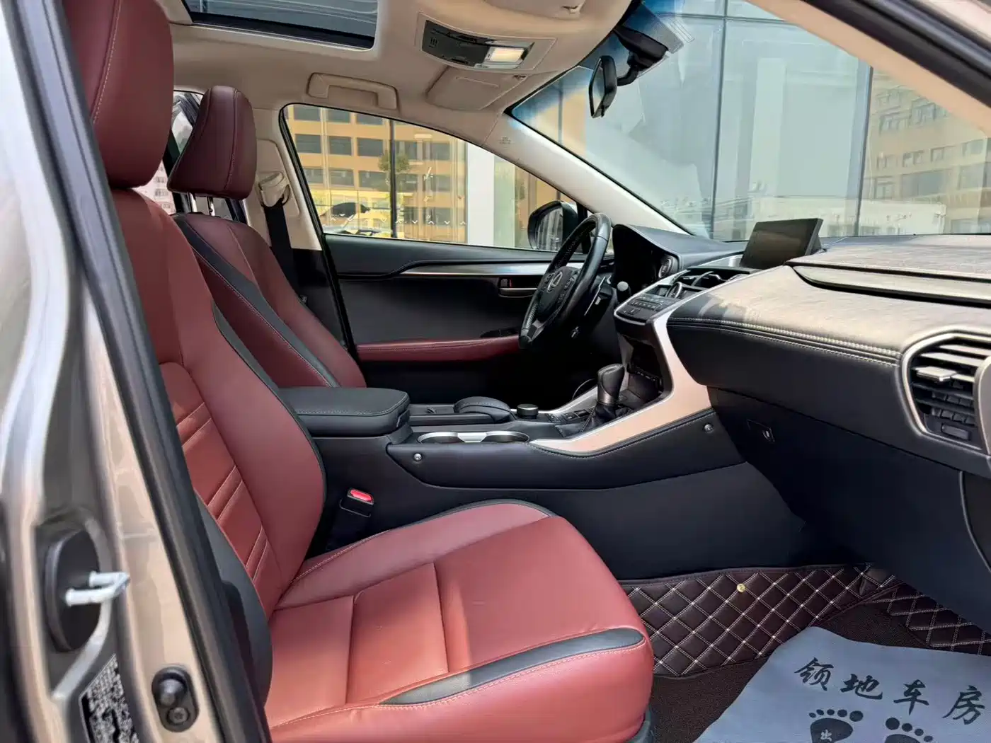 Lexus NX 2015 200t AWD F Sport фото 7