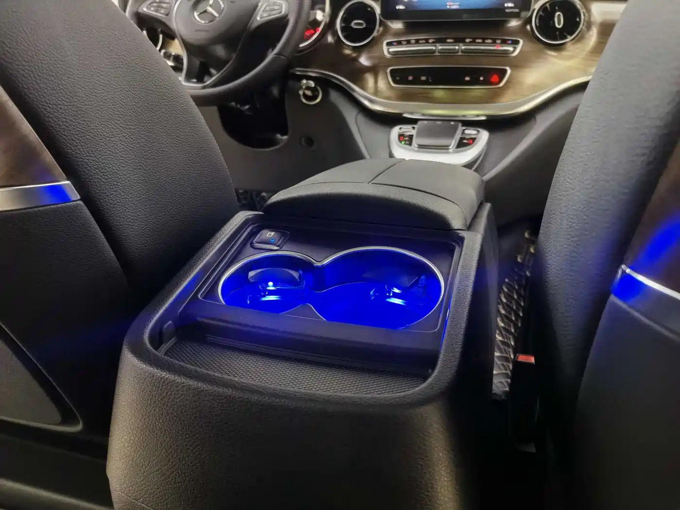 Mercedes-Benz V-Class 2022 V 260 Prestige Edition фото 7