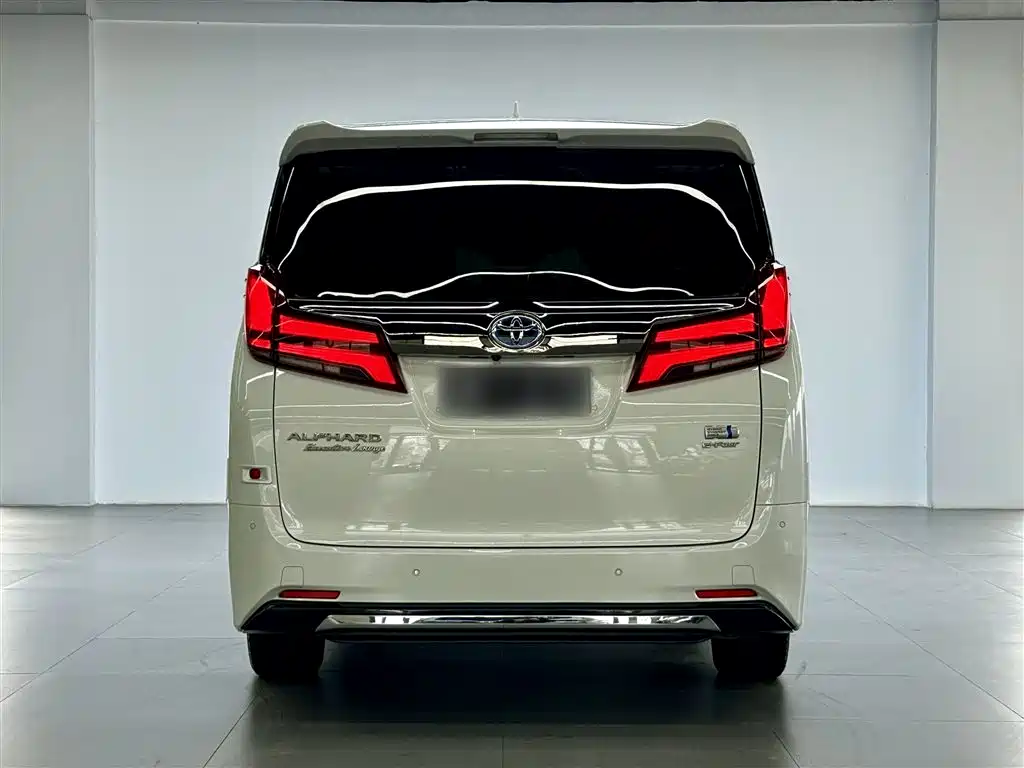 Toyota Alphard 2023 Dual Hybrid 2.5L Ultimate Gold Edition фото 8