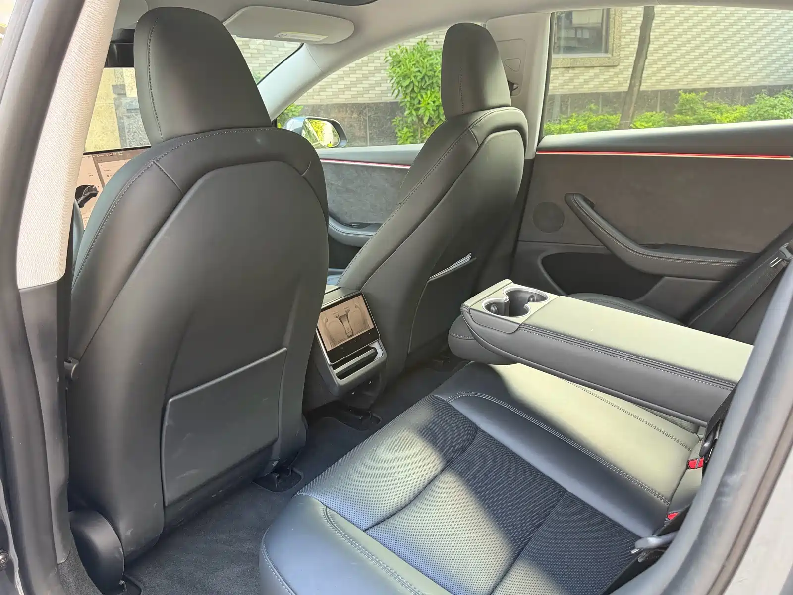 Photo 10 - Tesla Model 3