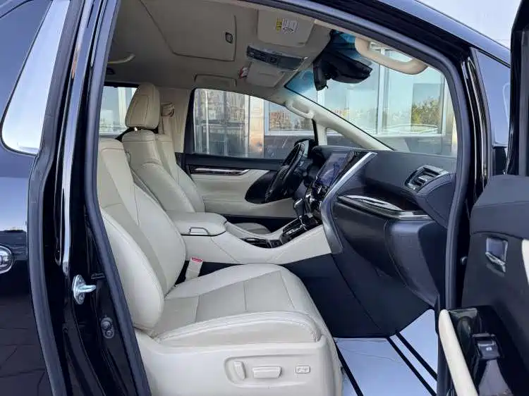 Toyota Alphard 2021 Hybrid 2.5L Luxury фото 8